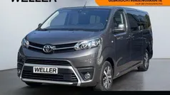 Grau Gebraucht 2024 Toyota Proace Verso Team Kombi | 39.980 € (Fairer Preis)
