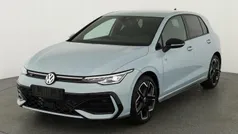 Crystal ice blue metallic Neu 2025 VW Golf VIII R-line Limousine | 31.495 € (Fairer Preis)
