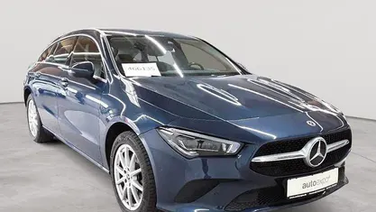 Gebraucht Mercedes CLA250e Shooting Brake 160 PS (117 kW) 2021 Denimblau metallic Kombi