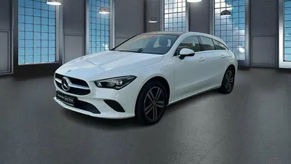 Weiß Gebraucht 2022 Mercedes CLA250e Shooting Brake Kombi | 25.550 € (Guter Preis)