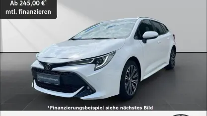 Gebraucht Toyota Corolla Team 116 PS (85 kW) 2021 Pure) white ii (weiss Kombi
