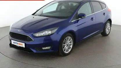 Używany Ford Focus Cool & Connect 125 KM (91 kW) 2018 Niebieski Sedan/Limuzyna
