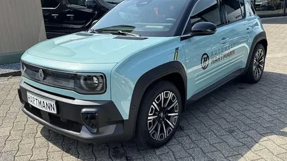 Gebraucht Renault 4 E-Tech Iconic 110 kW (150 PS) 2025 SUV