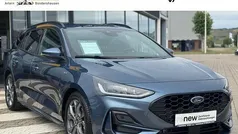 Blau (chromablau metallic (blau)) Gebraucht 2024 Ford Focus ST-Line Kombi | 21.390 € (Superpreis)