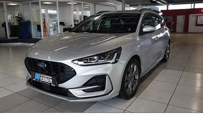 Silber Gebraucht 2024 Ford Focus ST-Line Kombi | 23.881 € (Guter Preis)