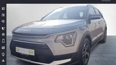 (klg) steel grey (grau) Gebraucht 2023 Kia Niro Edition 7 SUV | 28.980 € (Superpreis)