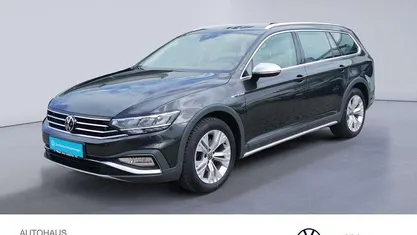 Grau Gebraucht 2023 VW Passat Alltrack Kombi | 29.449 € (Guter Preis)