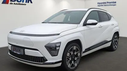 Gebraucht Hyundai Kona Prime 160 kW (218 PS) 2024 Serenity white SUV