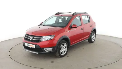 Gebraucht Dacia Sandero Prestige 90 PS (66 kW) 2015 Rot Limousine