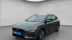 Magnetic grau metallic Gebraucht 2024 Ford Focus ST-Line Kombi | 27.550 € (Fairer Preis)