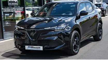 Neu Alfa Romeo Junior Ti 145 PS (106 kW) 2026 Schwarz SUV