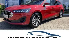 Fantastic red metallic Gebraucht 2023 Ford Focus Titanium X Limousine | 25.989 € (Fairer Preis)