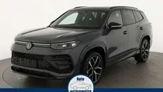 Cipressino green metallic Neu 2025 VW Tayron R-line SUV | 56.995 € (Superpreis)