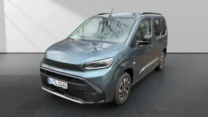 Neu Toyota Proace Verso City 110 PS (80 kW) 2026 Backpacker chaki metallic Kombi
