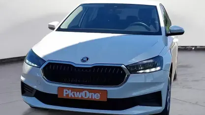 Gebraucht Skoda Fabia 81 PS (59 kW) 2023 Weiß Kleinwagen