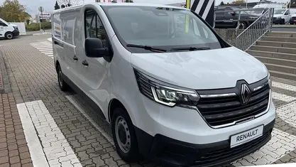 Neu Renault Trafic Komfort 131 PS (96 kW) 2025 Gletscherweiss (weiß) Van / Kleinbus