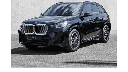 Schwarz Gebraucht 2025 BMW iX1 M Sport SUV | 49.100 € (Fairer Preis)