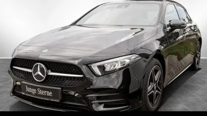Gebraucht Mercedes A250 AMG 160 PS (117 kW) 2021 Metalliclack kosmosschwarz Limousine