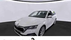 Weiss Gebraucht 2023 Skoda Octavia Style Kombi | 23.977 € (Fairer Preis)