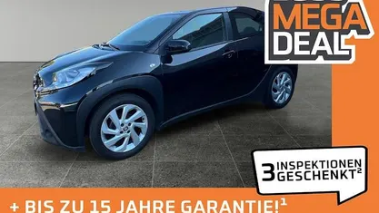 Schwarz Gebraucht 2022 Toyota Aygo X Play SUV | 12.680 € (Fairer Preis)