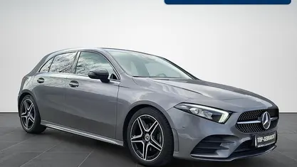 Gebraucht Mercedes A200 AMG line 163 PS (119 kW) 2018 Mountaingrau metallic Limousine
