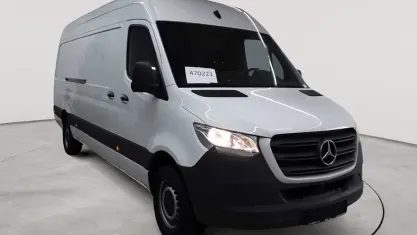 Gebraucht Mercedes Sprinter 170 PS (125 kW) 2024 Arktisweiß Van