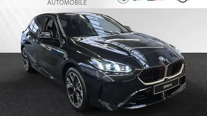 Black sapphire metallic Neu 2025 BMW 120 M Sport Kleinwagen | 34.990 € (Fairer Preis)