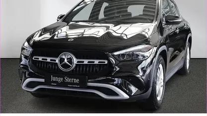 Gebraucht Mercedes GLA200 163 PS (119 kW) 2024 Unilack nachtschwarz SUV