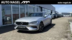 Schwarz Gebraucht 2023 Volvo XC40 Plus SUV | 34.100 € (Fairer Preis)