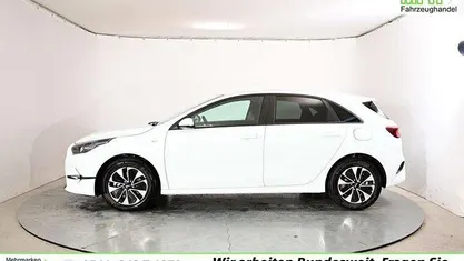 Gebraucht 2025 Kia Ceed Silver Kleinwagen | 22.541 € (Fairer Preis)