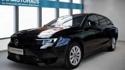 Gebraucht Opel Astra Business Edition 131 PS (96 kW) 2024 Schwarz Kleinwagen