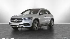 Digitalweiß Gebraucht 2021 Mercedes GLA180 Progressive SUV | 27.277 € (Guter Preis)