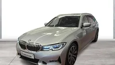 Silber Gebraucht 2020 BMW 320e Luxury Line Kombi | 28.790 € (Fairer Preis)