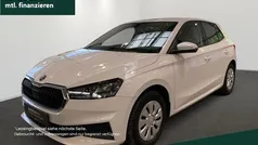 Candyweiß Gebraucht 2022 Skoda Fabia Active Limousine | 12.950 € (Fairer Preis)