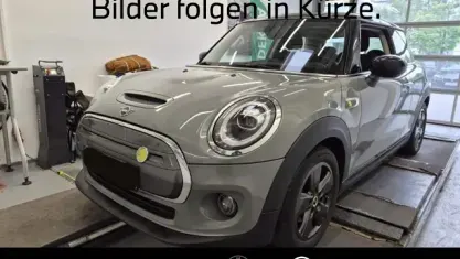 Gebraucht Mini Cooper SE 135 kW (184 PS) 2020 Metallic) (grau Kleinwagen