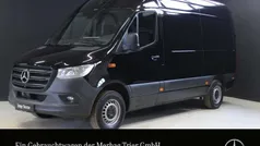 Schwarz Gebraucht 2023 Mercedes Sprinter Van | 40.174 € (Fairer Preis)