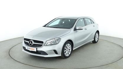 Usata Mercedes A180 Style 122 CV (89 kW) 2017 Argento Berlina
