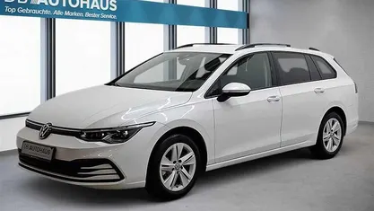 Gebraucht VW Golf VIII Life 150 PS (110 kW) 2024 Weiß Kombi