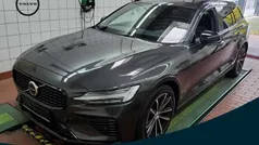 Grau platinum grey / metallic Gebraucht 2022 Volvo V60 Plus Kombi | 35.990 € (Fairer Preis)