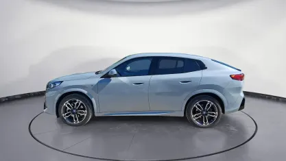 Używany BMW iX2 M Sport 230 kW (313 KM) 2025 Srebrny SUV