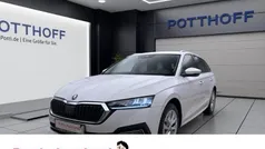 Weiss Gebraucht 2023 Skoda Octavia Style Kombi | 23.221 € (Guter Preis)