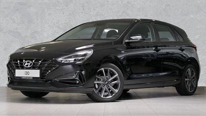 Gebraucht Hyundai i30 Trend 160 PS (117 kW) 2024 Abyss black / mic Limousine