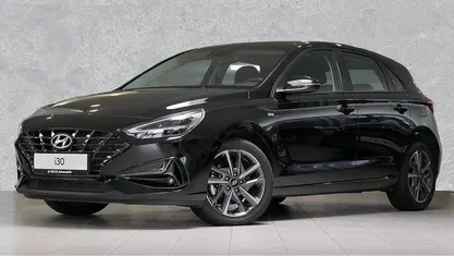 Gebraucht Hyundai i30 Trend 160 PS (117 kW) 2024 Abyss black / mic Limousine