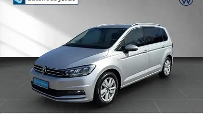 Gebraucht VW Touran Highline 150 PS (110 kW) 2021 Silber Van / Kleinbus