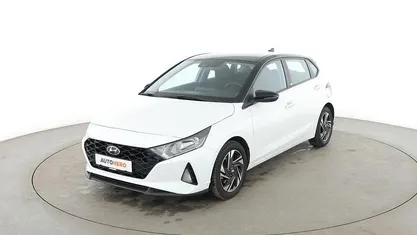 Weiß Gebraucht 2021 Hyundai i20 Intro Edition Limousine | 15.250 € (Fairer Preis)