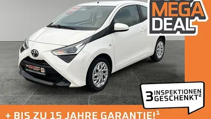 Weiß Gebraucht 2021 Toyota Aygo X-play Kleinwagen | 8.980 € (Guter Preis)