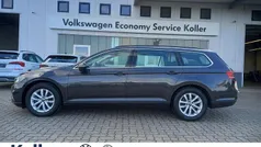 Grau Gebraucht 2023 VW Passat Kombi | 27.770 € (Superpreis)