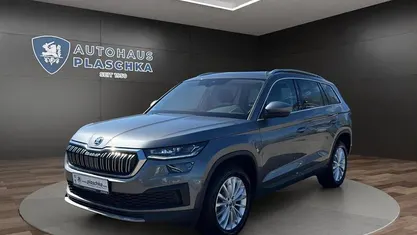 Graphitegrau metallic Gebraucht 2024 Skoda Kodiaq Style SUV | 38.950 € (Superpreis)