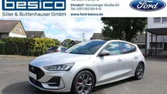 Polarsilber metallic Gebraucht 2024 Ford Focus ST-Line X Limousine | 26.970 € (Fairer Preis)