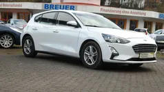 Weiß Gebraucht 2020 Ford Focus Cool & Connect Limousine | 16.422 € (Guter Preis)